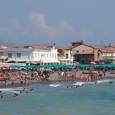 Aurora Отель 3*